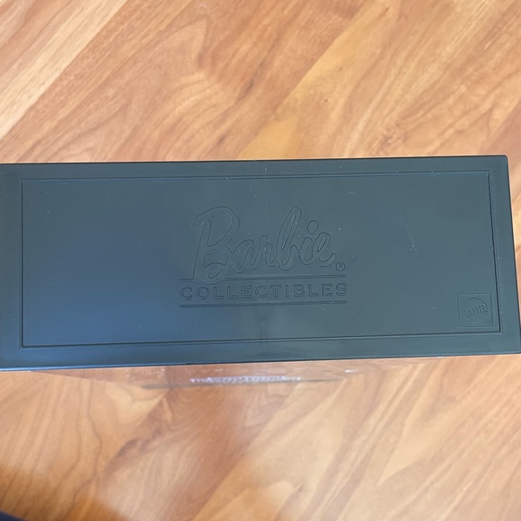 1999 MATTEL HARLEY DAVIDSON MOTORCYCLES COLLECTOR EDITION BARBIE DOLL 25637 - Picture 6 of 7